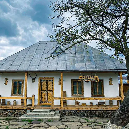 Casuta Vanatorului Case de vacanță Câmpulung Moldovenesc